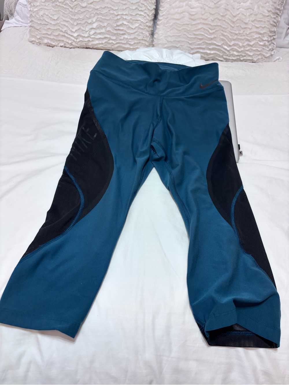 Nike Power Legend Teal Black Mesh Capri Leggings M